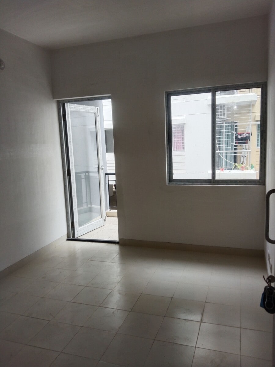 1- BHK BRAND NEW UNUSED 4TH FLOOR FLAT SALE SHAPOORJI E BLOCK