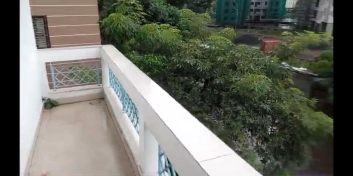 3bhk HIG flat immediate available for sale.