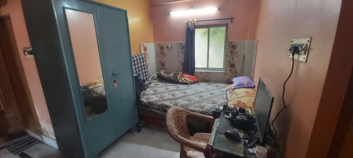 Urgent flat for sale 4bhk