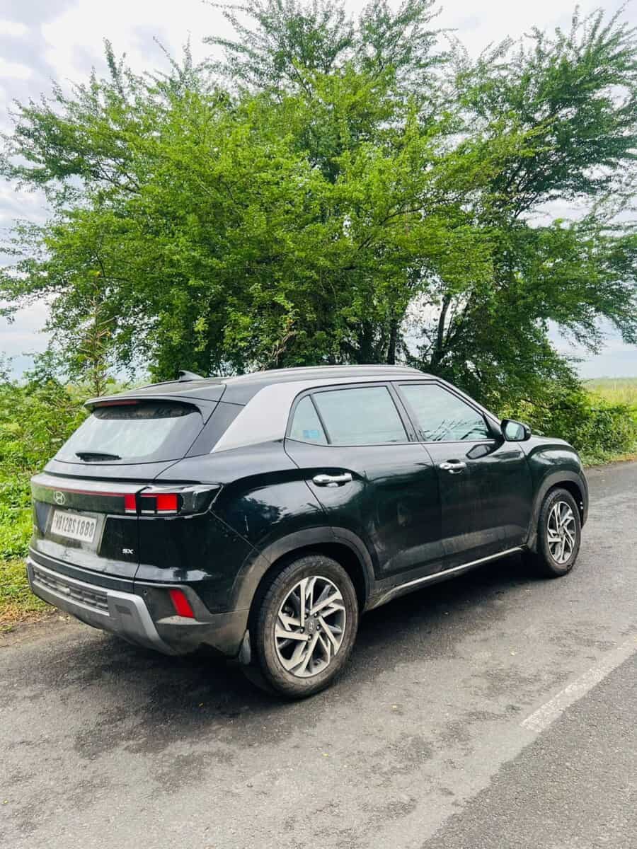 Black Hyundai Creta Car for Rent