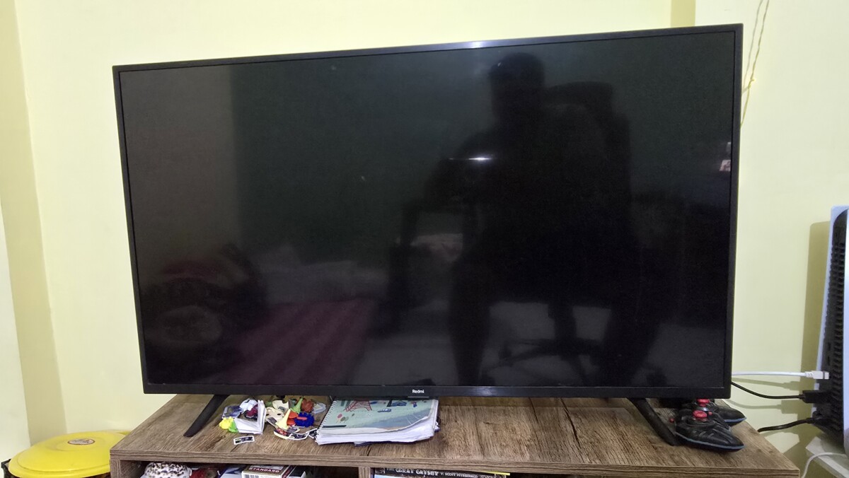 Redmi 43” 4K Ultra HD Android Smart LED TV (X43) — Excellent Condition | Great Deal!
